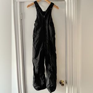 Columbia boys snow overalls, black, size M